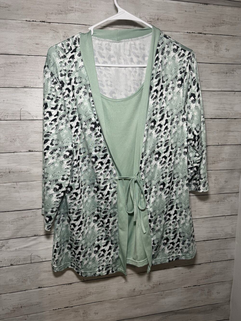 Womens Plus Size Cheetah Print Mint Green Blouse 3/4 Sleeve Size 1X